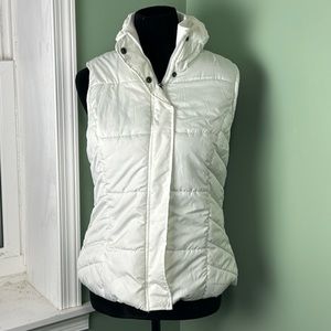 Outer eagle cream vest large